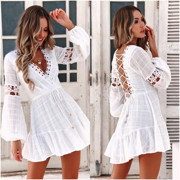 HELLO MOLLY Way We Smile Dress White - Picture 1 of 7